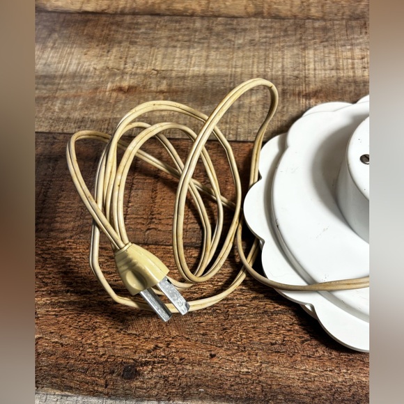 Retro General Electric 2150 White Daisy Electric 7" Wall Clock Tested Works - Picture 11 of 14